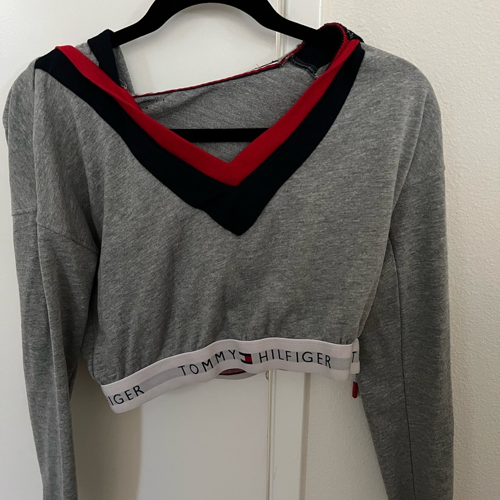 tommy hilfigher sweater